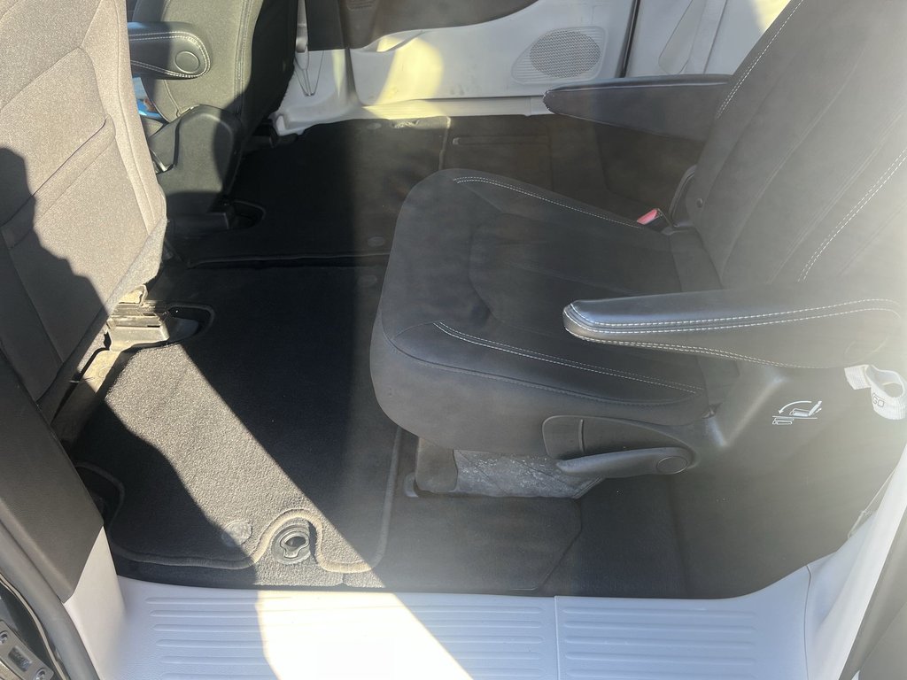 2023 Chrysler Grand Caravan SXT | Cam | USB | HtdSeats | Bluetooth in Saint John, New Brunswick - 30 - w1024h768px