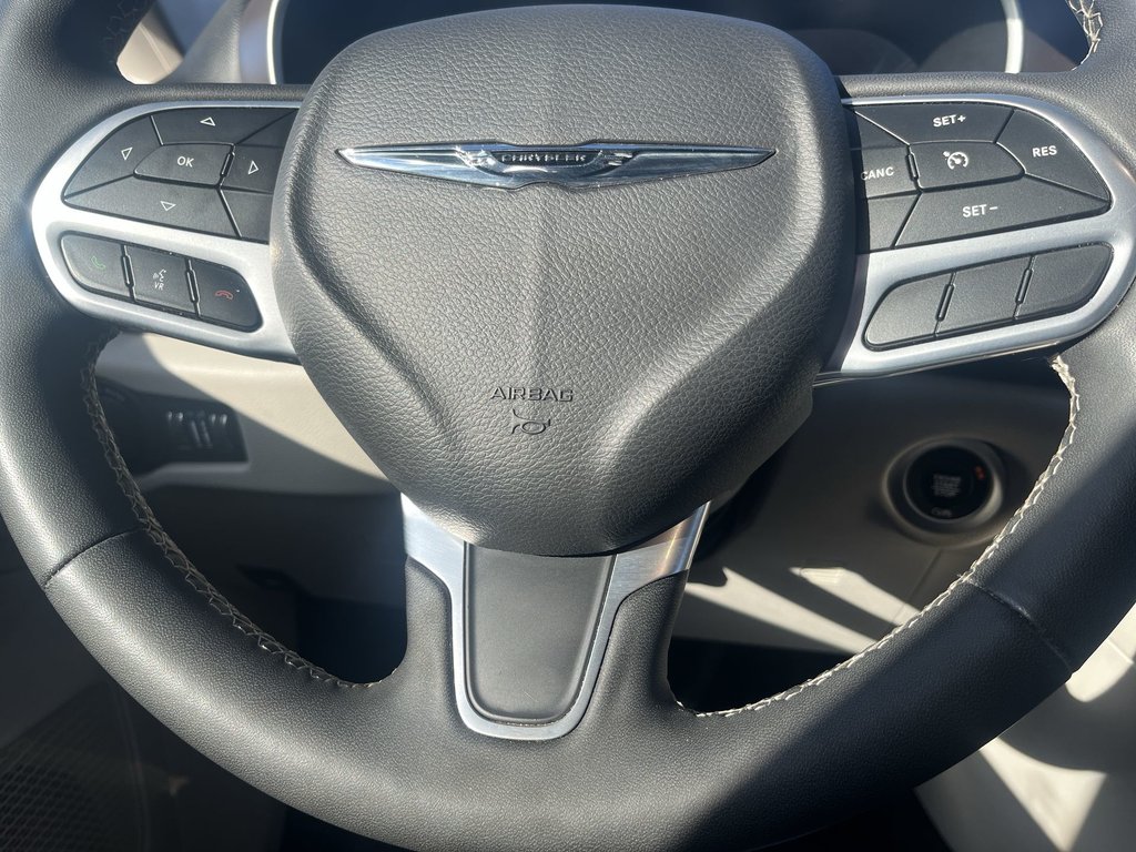 2023 Chrysler Grand Caravan SXT | Cam | USB | HtdSeats | Bluetooth in Saint John, New Brunswick - 17 - w1024h768px