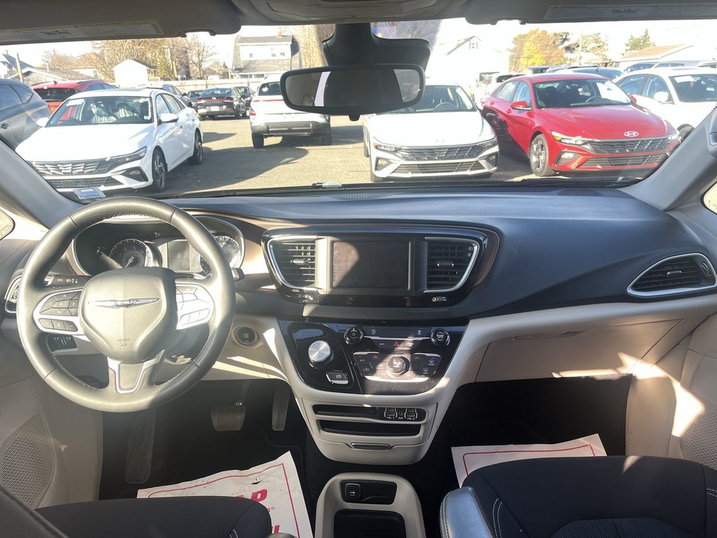 2023 Chrysler Grand Caravan SXT | Cam | USB | HtdSeats | Bluetooth in Saint John, New Brunswick - 15 - w1024h768px