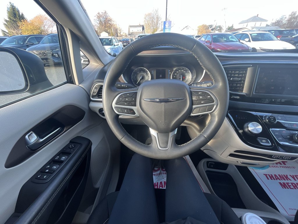 2023 Chrysler Grand Caravan SXT | Cam | USB | HtdSeats | Bluetooth in Saint John, New Brunswick - 12 - w1024h768px