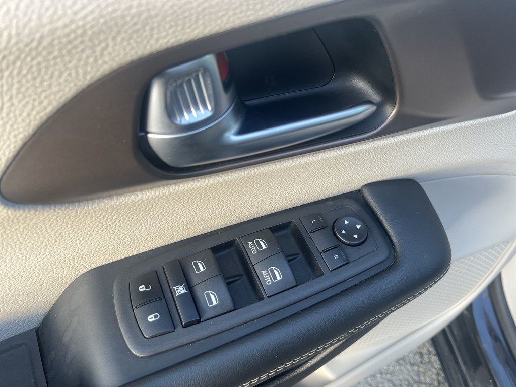 2023 Chrysler Grand Caravan SXT | Cam | USB | HtdSeats | Bluetooth in Saint John, New Brunswick - 14 - w1024h768px