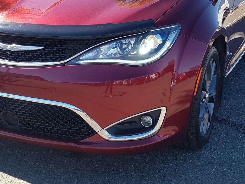 2017 Chrysler Pacifica Limited | Leather | Roof |DVD | Nav | Cam | USB in Saint John, New Brunswick - 12 - w1024h768px