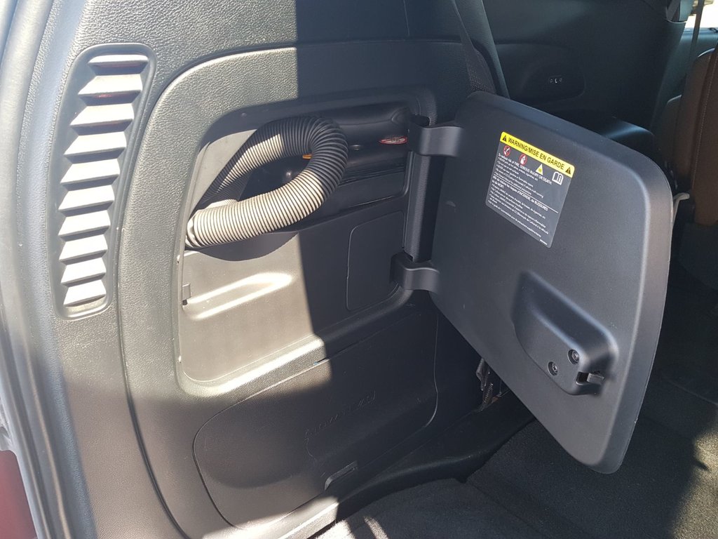 2017 Chrysler Pacifica Limited | Leather | Roof |DVD | Nav | Cam | USB in Saint John, New Brunswick - 26 - w1024h768px