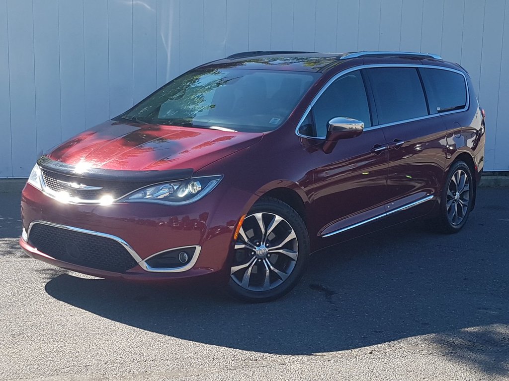 2017 Chrysler Pacifica Limited | Leather | Roof |DVD | Nav | Cam | USB in Saint John, New Brunswick - 8 - w1024h768px