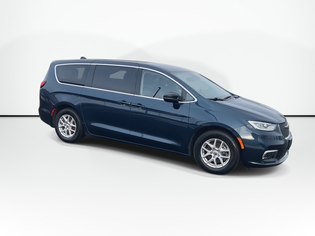 2024 Chrysler Pacifica Touring-L | Leather | Cam | USB | HtdSeats in Saint John, New Brunswick - 2 - w1024h768px