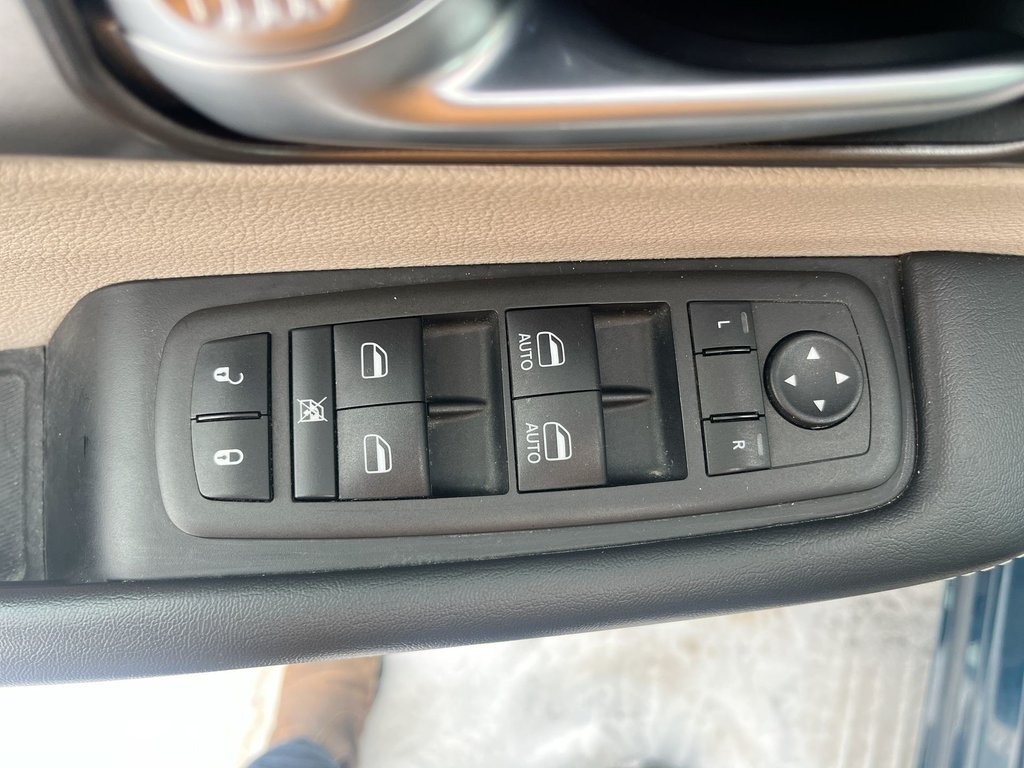 2024 Chrysler Pacifica Touring-L | Leather | Cam | USB | HtdSeats in Saint John, New Brunswick - 15 - w1024h768px