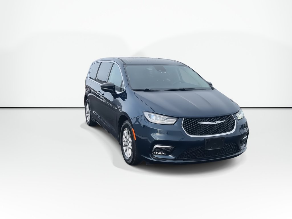 2024 Chrysler Pacifica Touring-L | Leather | Cam | USB | HtdSeats in Saint John, New Brunswick - 3 - w1024h768px