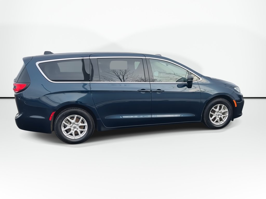 2024 Chrysler Pacifica Touring-L | Leather | Cam | USB | HtdSeats in Saint John, New Brunswick - 9 - w1024h768px
