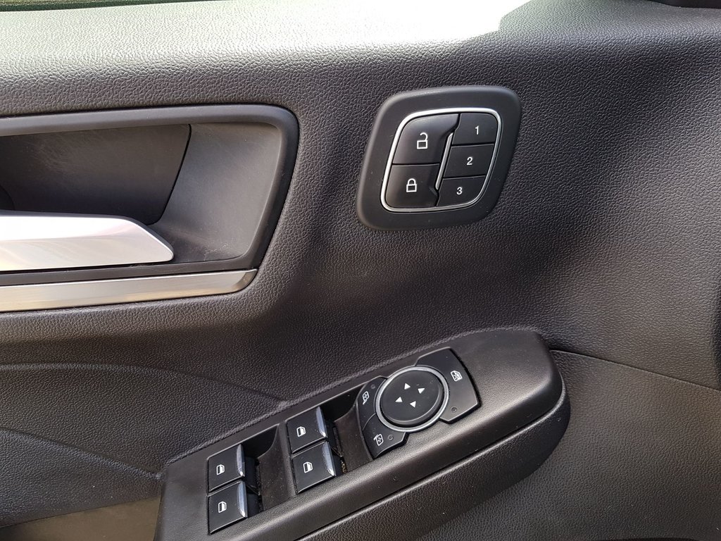 2022 Ford Escape Titanium | Leather | Nav | Cam | USB | HtdWheel in Saint John, New Brunswick - 19 - w1024h768px