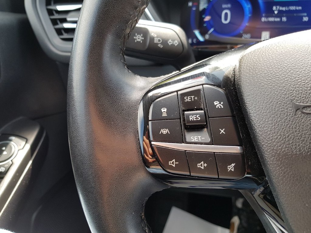 2022 Ford Escape Titanium | Leather | Nav | Cam | USB | HtdWheel in Saint John, New Brunswick - 23 - w1024h768px