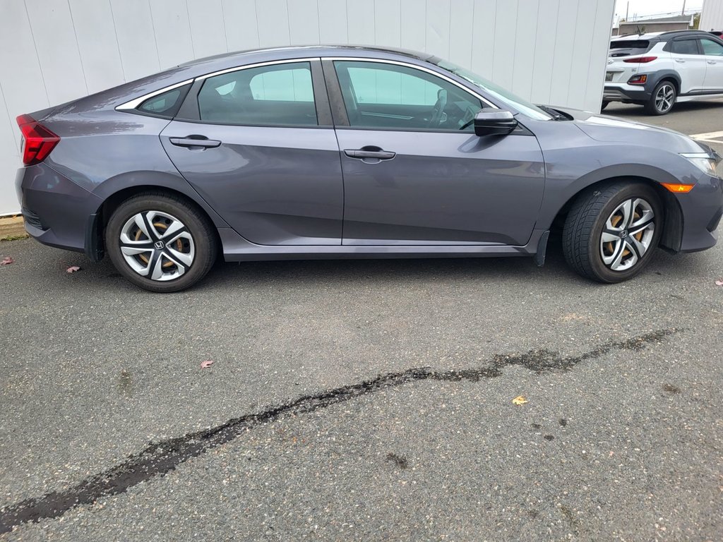 2018  Civic LX | Cam | USB | HtdSeats | Bluetooth | Keyless in Saint John, New Brunswick - 2 - w1024h768px