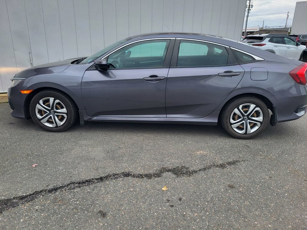 2018  Civic LX | Cam | USB | HtdSeats | Bluetooth | Keyless in Saint John, New Brunswick - 5 - w1024h768px