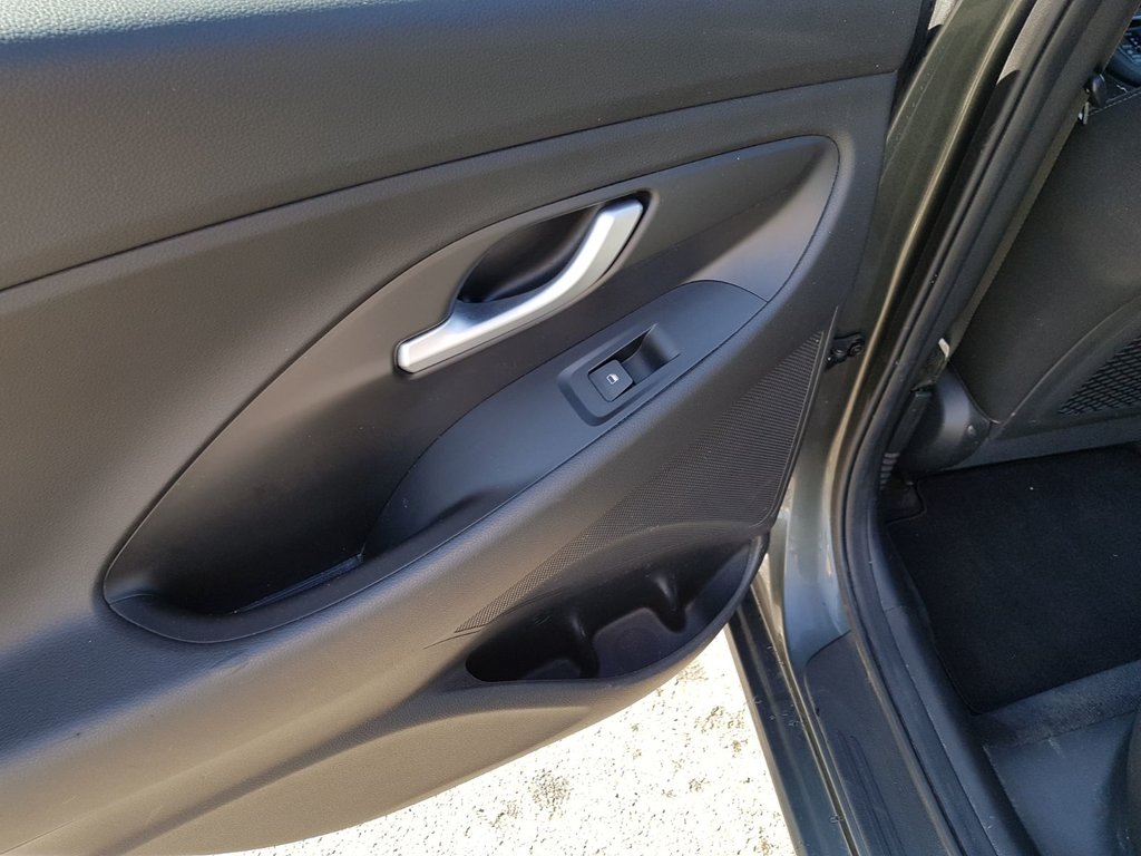 2020 Hyundai Elantra GT Luxury | Roof | cam | USB | Htd. Wheel | Bluetooth in Saint John, New Brunswick - 32 - w1024h768px