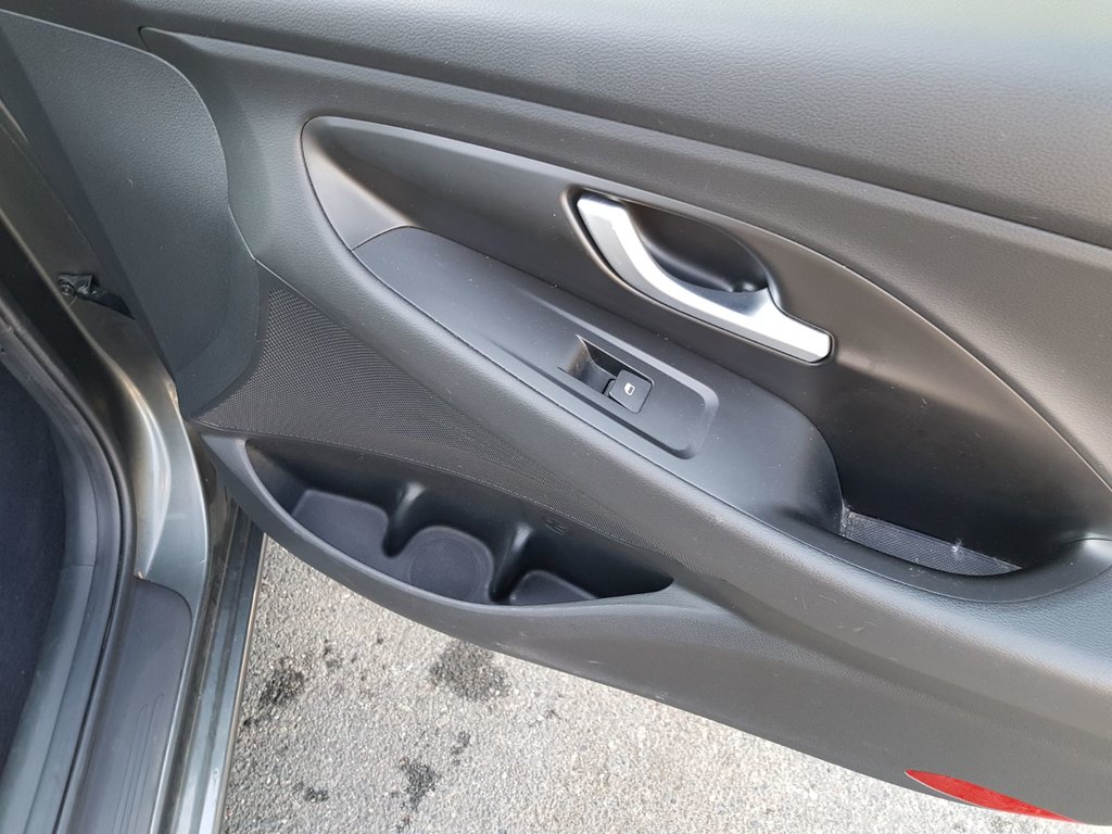 2020 Hyundai Elantra GT Luxury | Roof | cam | USB | Htd. Wheel | Bluetooth in Saint John, New Brunswick - 44 - w1024h768px