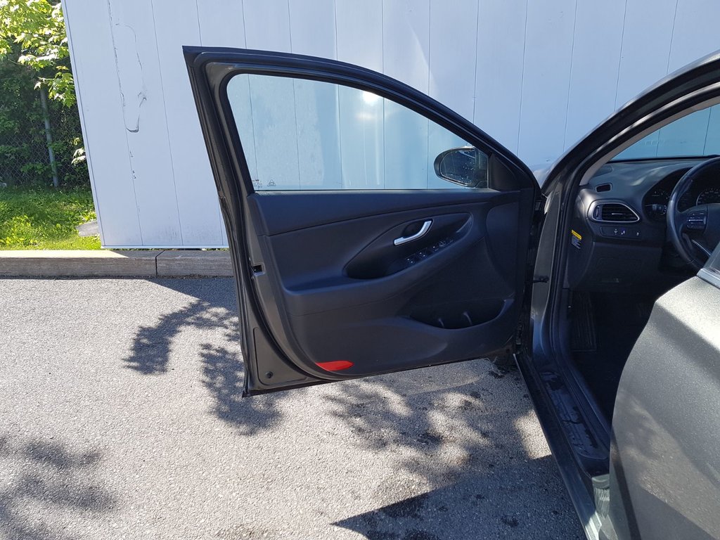 2020 Hyundai Elantra GT Luxury | Roof | cam | USB | Htd. Wheel | Bluetooth in Saint John, New Brunswick - 17 - w1024h768px