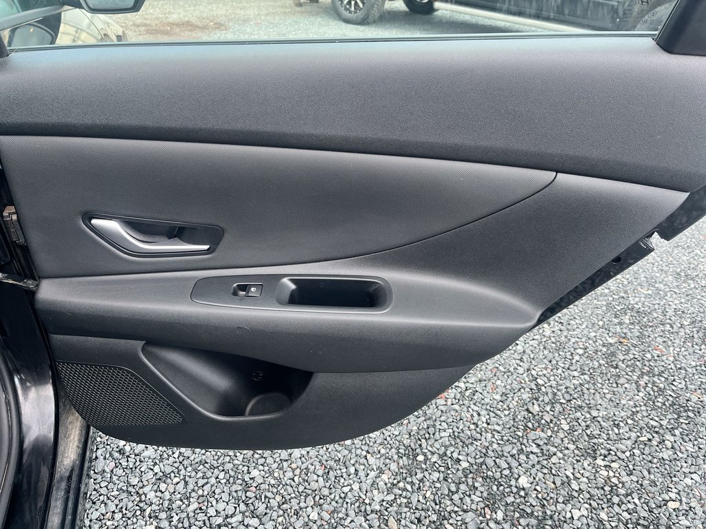 2022 Hyundai Elantra Hybrid in Antigonish, Nova Scotia - 37 - w1024h768px