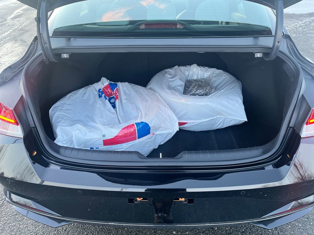 2023 Hyundai ELANTRA HYBRID Luxury | Leather | Roof | Cam | USB | HtdWheel in Saint John, New Brunswick - 34 - w1024h768px