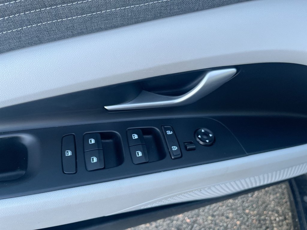 2023 Hyundai ELANTRA HYBRID Luxury | Leather | Roof | Cam | USB | HtdWheel in Saint John, New Brunswick - 15 - w1024h768px