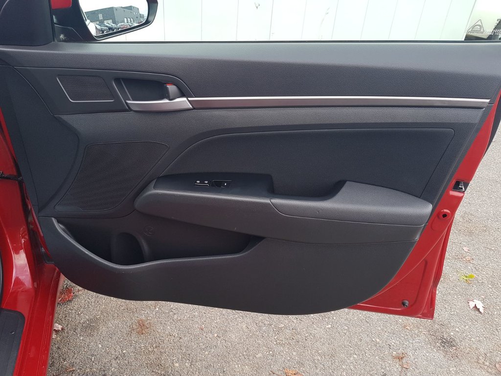 2017 Hyundai Elantra in Antigonish, Nova Scotia - 35 - w1024h768px