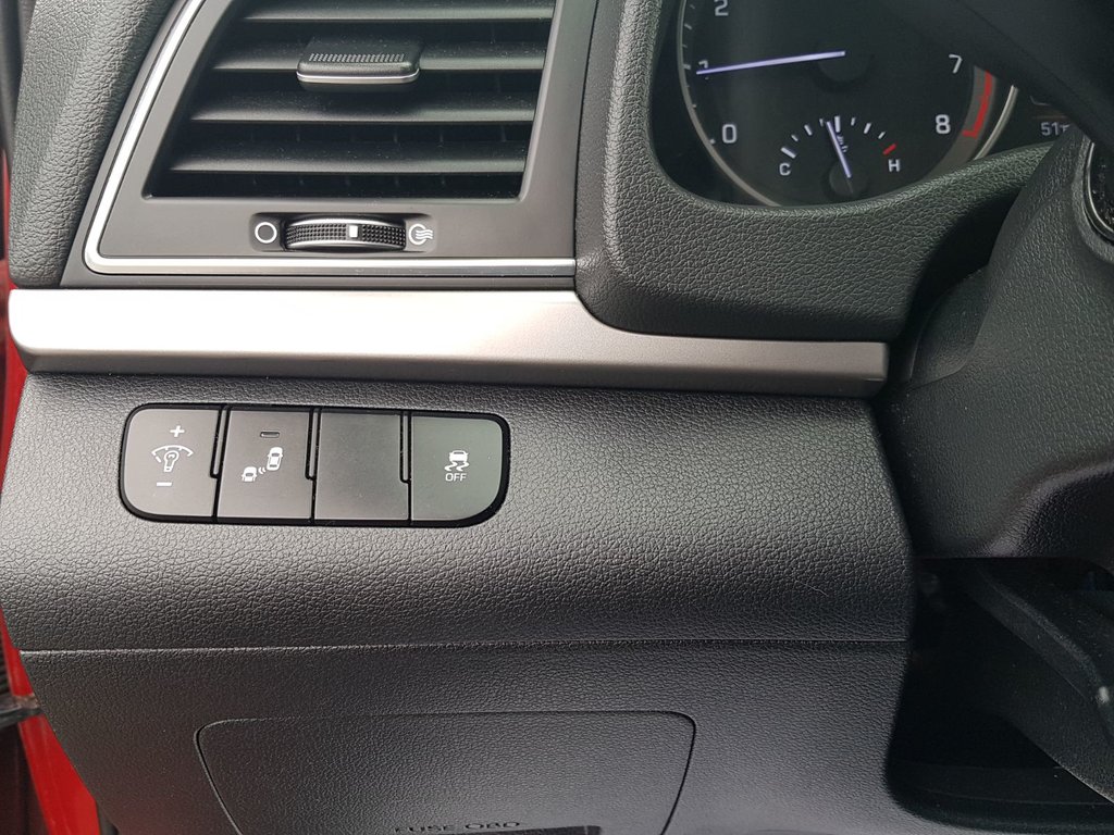 2017 Hyundai Elantra in Antigonish, Nova Scotia - 16 - w1024h768px