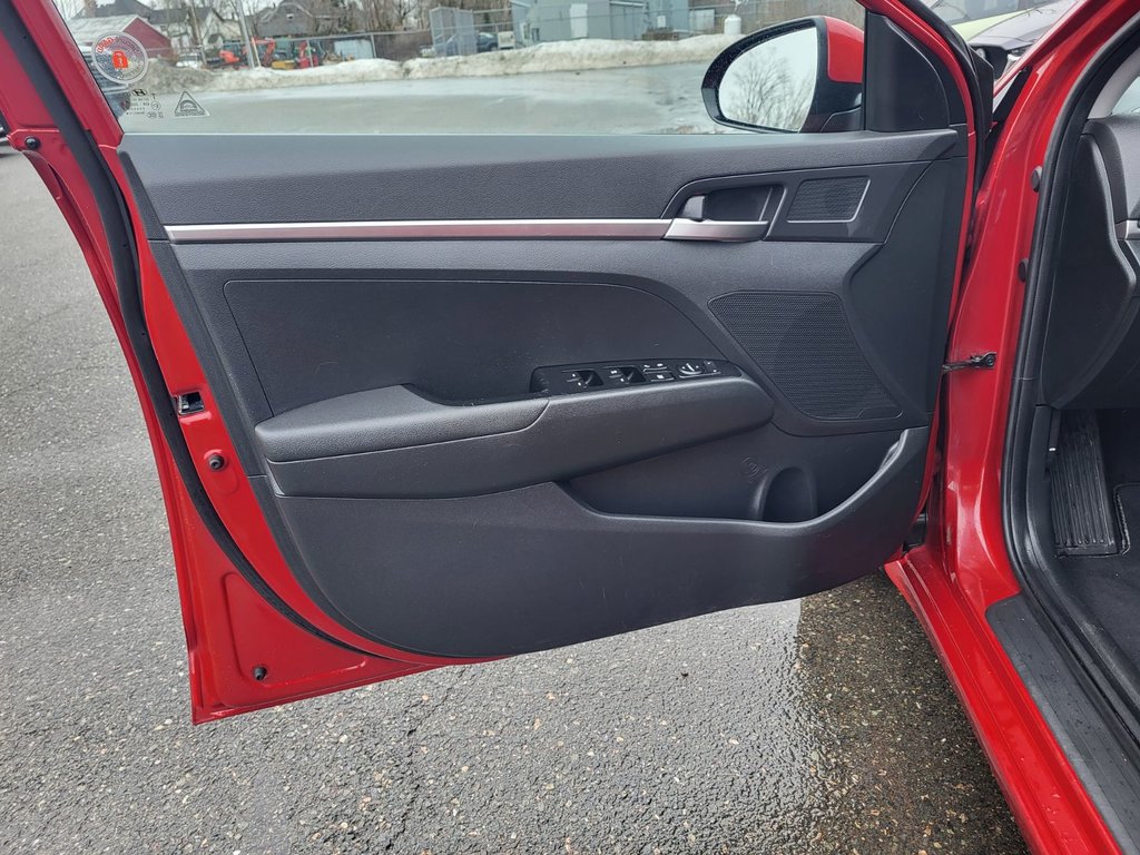 2019 Hyundai Elantra in Antigonish, Nova Scotia - 12 - w1024h768px