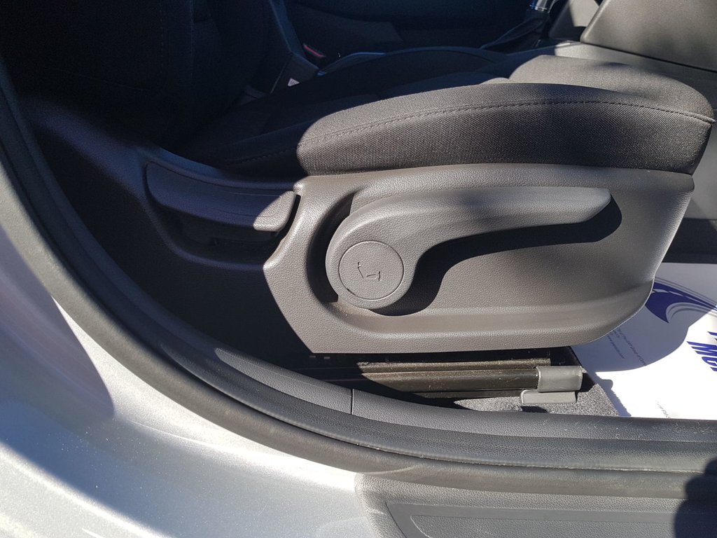 2020 Hyundai Elantra Preferred w/Sun & Safety Package | Roof | Cam in Saint John, New Brunswick - 61 - w1024h768px