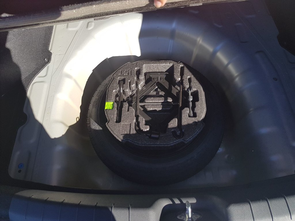 2020 Hyundai Elantra Preferred w/Sun & Safety Package | Roof | Cam in Saint John, New Brunswick - 64 - w1024h768px