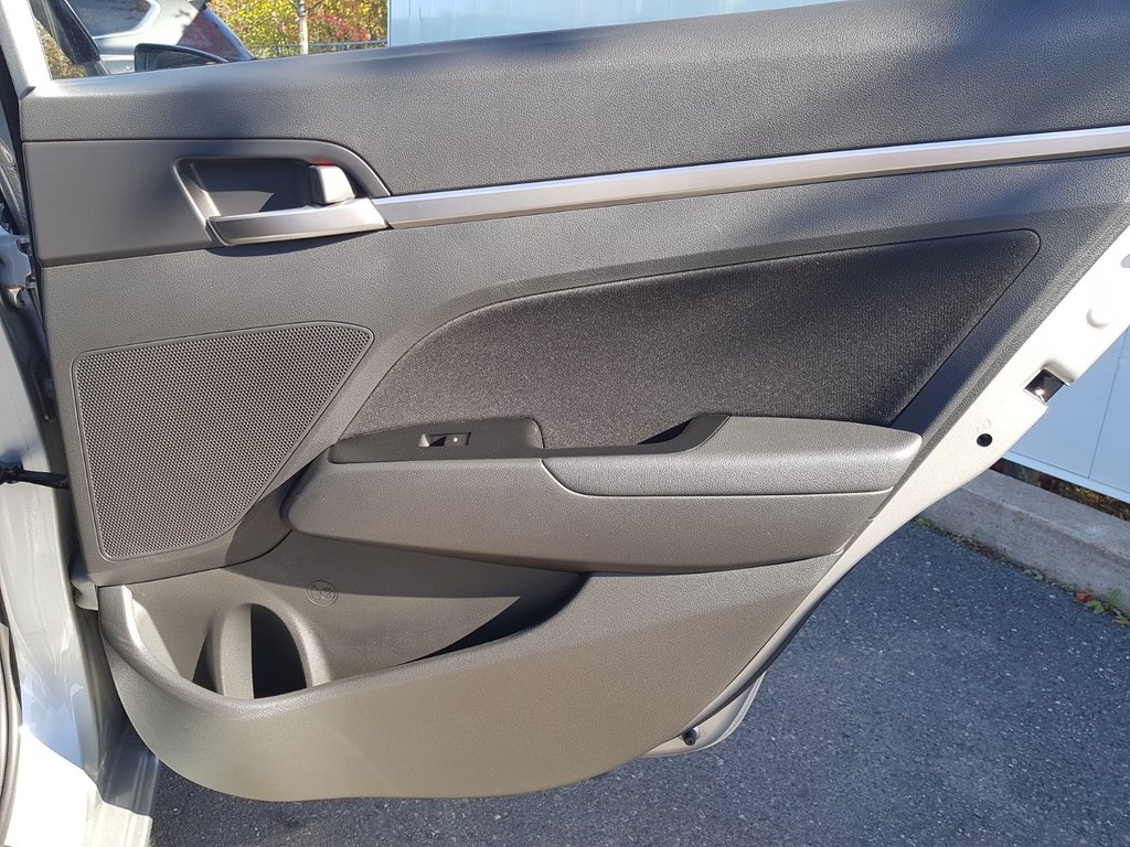 2020 Hyundai Elantra Preferred w/Sun & Safety Package | Roof | Cam in Saint John, New Brunswick - 55 - w1024h768px