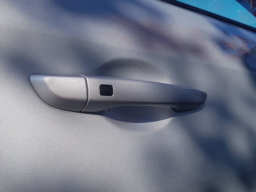 2020 Hyundai Elantra Preferred w/Sun & Safety Package | Roof | Cam in Saint John, New Brunswick - 13 - w1024h768px