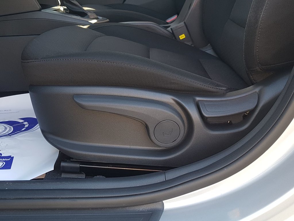 2020 Hyundai Elantra Preferred w/Sun & Safety Package | Roof | Cam in Saint John, New Brunswick - 23 - w1024h768px