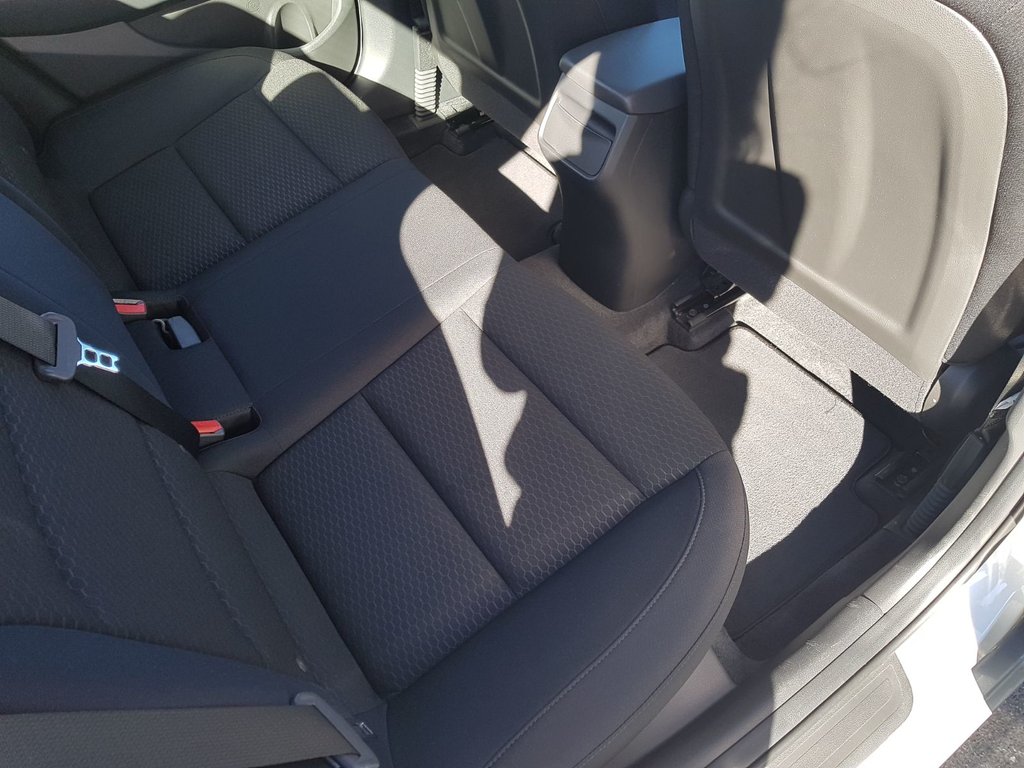 2020 Hyundai Elantra Preferred w/Sun & Safety Package | Roof | Cam in Saint John, New Brunswick - 53 - w1024h768px