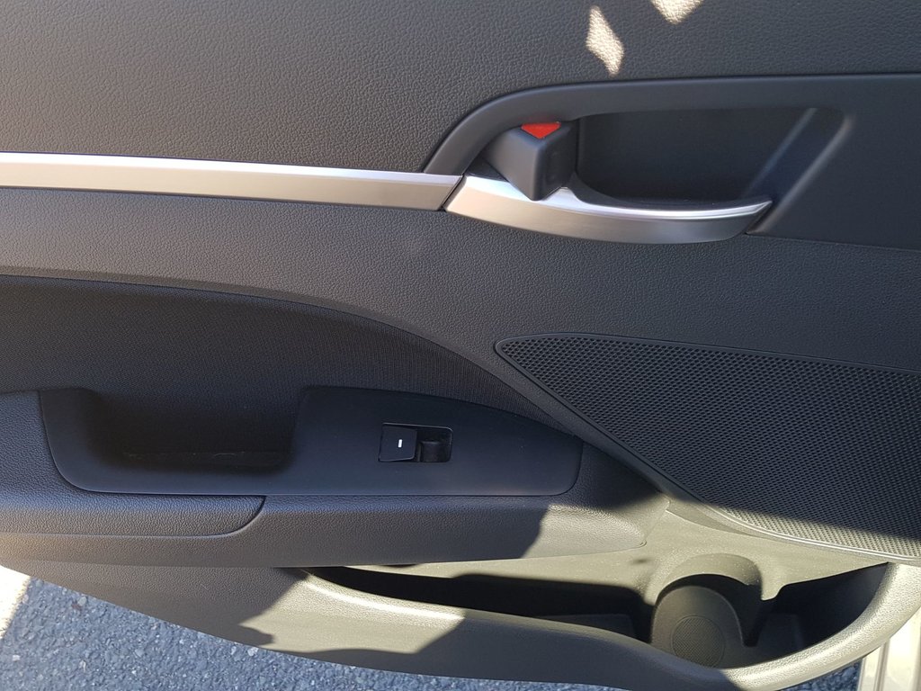 2020 Hyundai Elantra Preferred w/Sun & Safety Package | Roof | Cam in Saint John, New Brunswick - 47 - w1024h768px