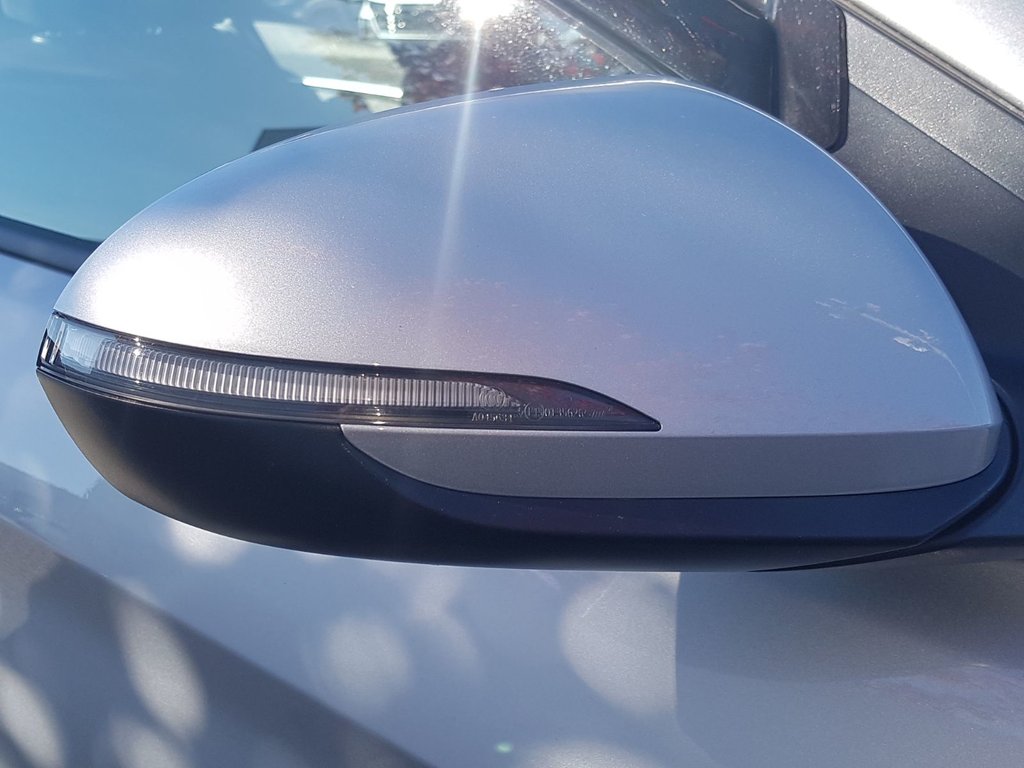 2020 Hyundai Elantra Preferred w/Sun & Safety Package | Roof | Cam in Saint John, New Brunswick - 14 - w1024h768px