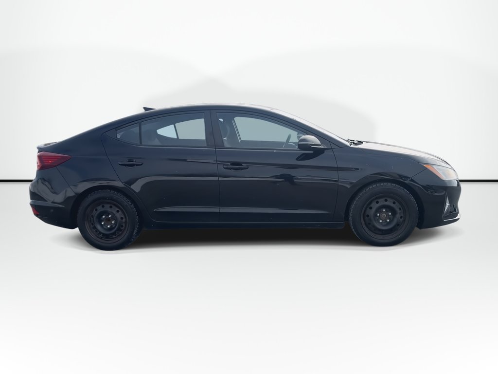 2020 Hyundai Elantra Preferred w/Sun & Safety Package in Saint John, New Brunswick - 9 - w1024h768px