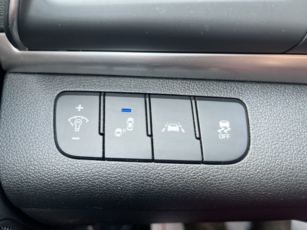 2020 Hyundai Elantra Preferred w/Sun & Safety Package in Saint John, New Brunswick - 22 - w1024h768px