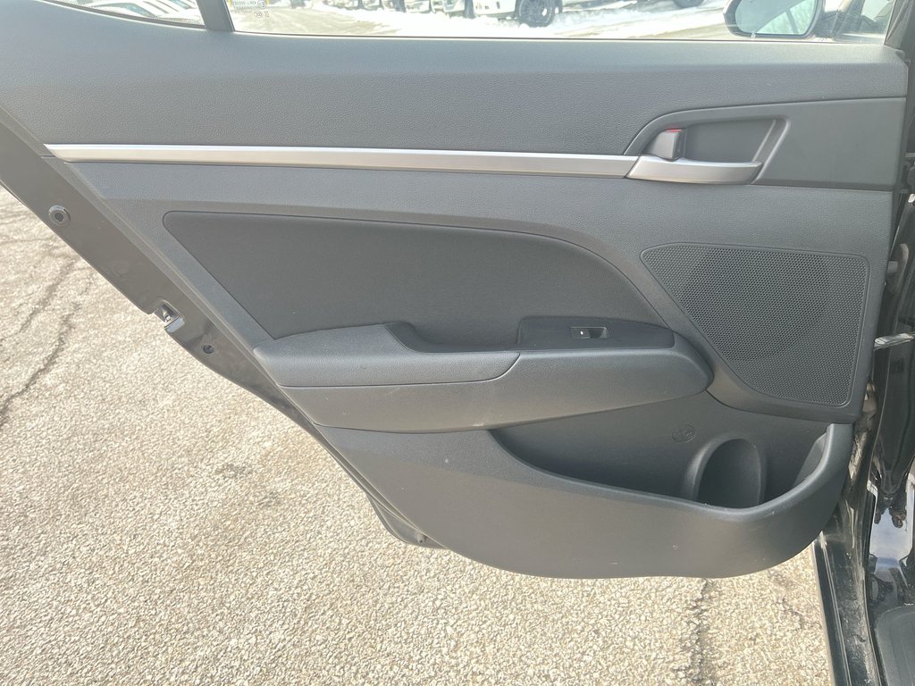 2020 Hyundai Elantra Preferred w/Sun & Safety Package in Saint John, New Brunswick - 34 - w1024h768px