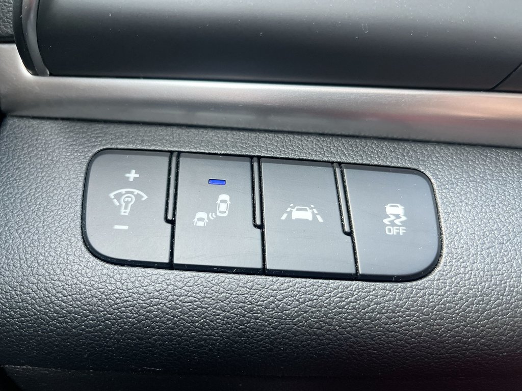 2020 Hyundai Elantra Preferred w/Sun & Safety Package in Saint John, New Brunswick - 24 - w1024h768px