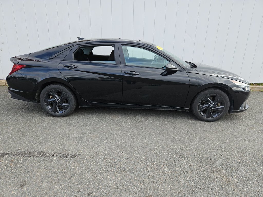 2021  Elantra Preferred | SunRoof | Cam | USB | Warranty to 2026 in Saint John, New Brunswick - 2 - w1024h768px