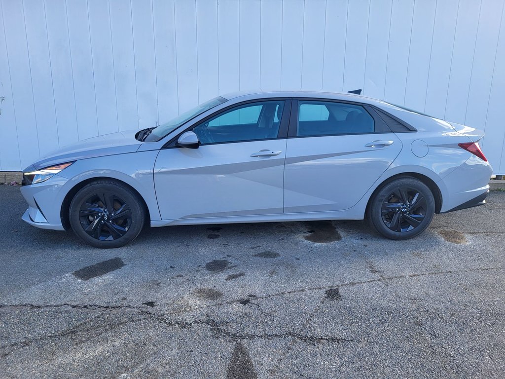 2021  Elantra Preferred | Cam | USB | HtdSeat | Warranty to 2026 in Saint John, New Brunswick - 5 - w1024h768px