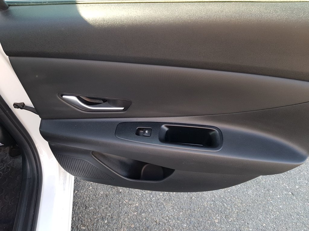 2021 Hyundai Elantra Preferred | Cam | USB | Htd. Wheel | Bluetooth in Saint John, New Brunswick - 37 - w1024h768px