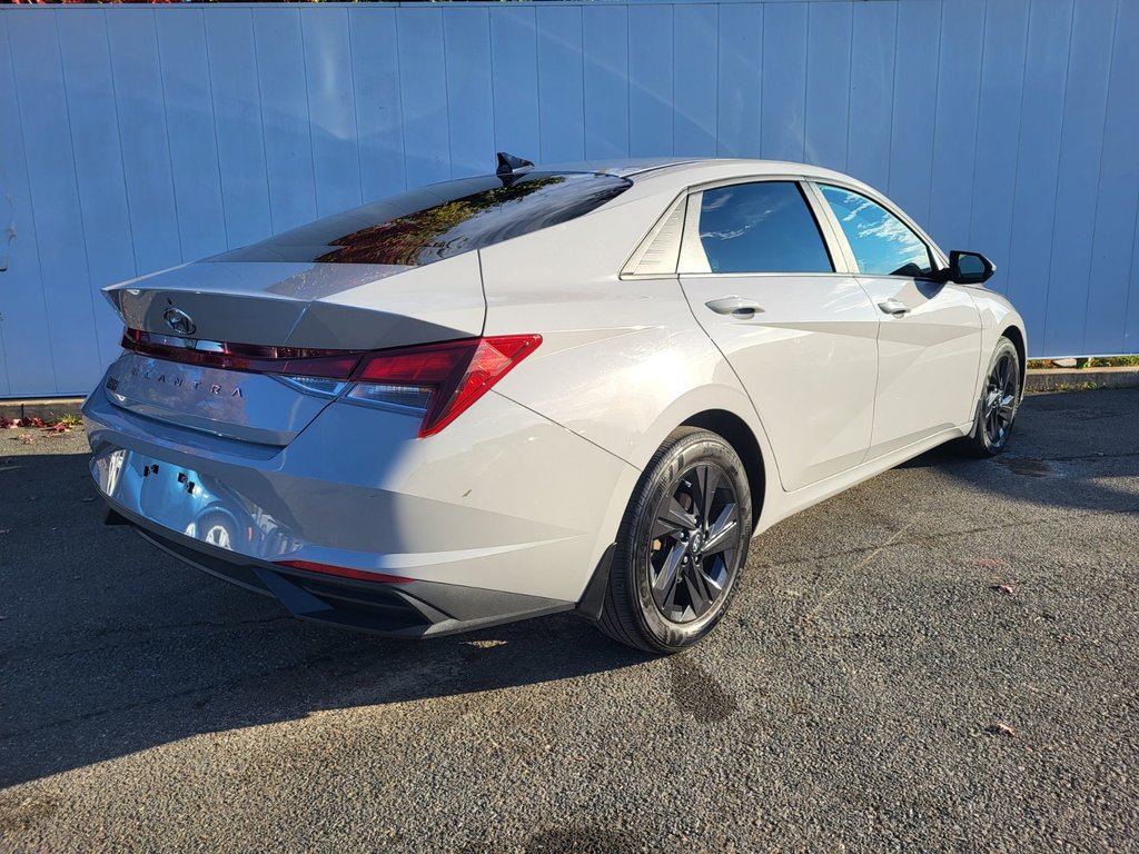 2022  Elantra Preferred | SunRoof | Cam | USB | Warranty to 2027 in Saint John, New Brunswick - 3 - w1024h768px