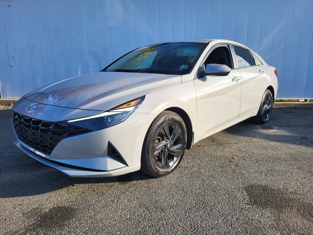 2022  Elantra Preferred | SunRoof | Cam | USB | Warranty to 2027 in Saint John, New Brunswick - 7 - w1024h768px