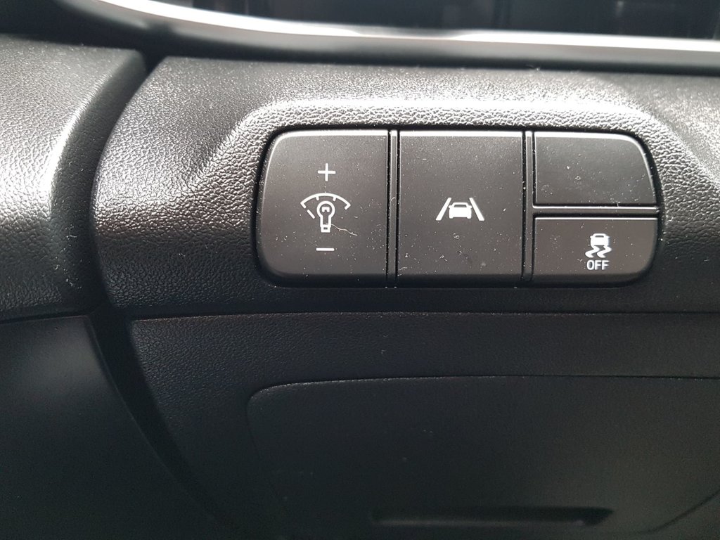 2023 Hyundai Elantra Preferred | Cam | USB | HtdSeat | Warranty to 2027 in Saint John, New Brunswick - 17 - w1024h768px