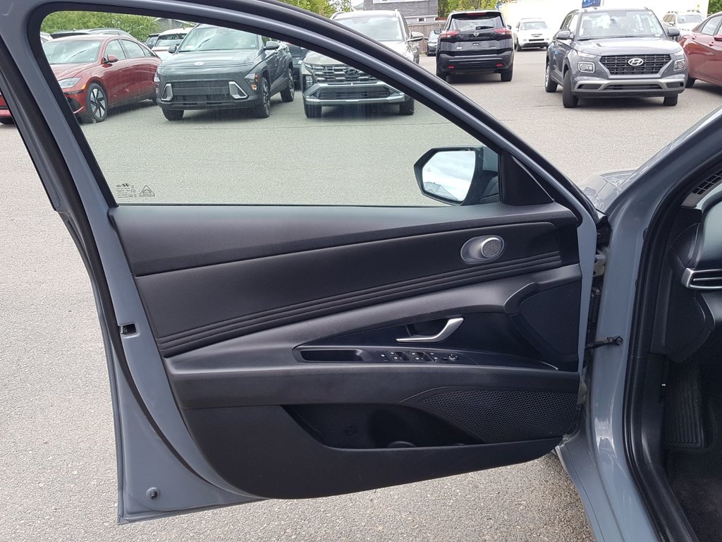 2023 Hyundai Elantra Preferred | Cam | USB | HtdSeat | Warranty to 2027 in Saint John, New Brunswick - 9 - w1024h768px