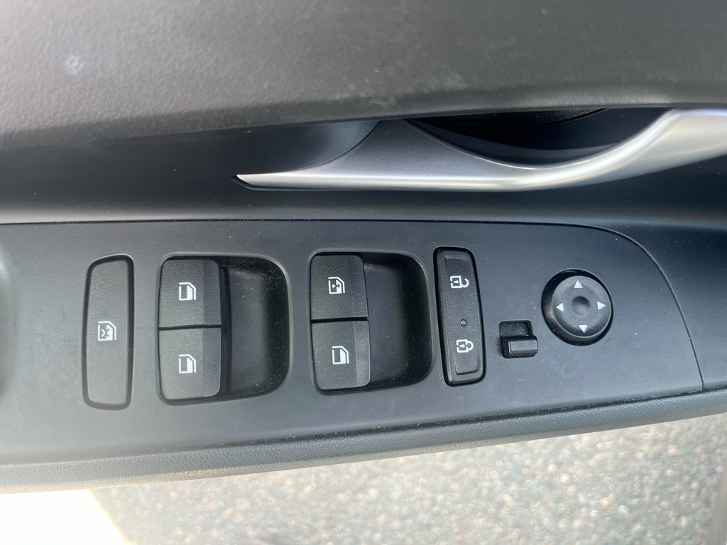2023 Hyundai Elantra Preferred | Cam | USB | Warranty to 2028 in Saint John, New Brunswick - 15 - w1024h768px