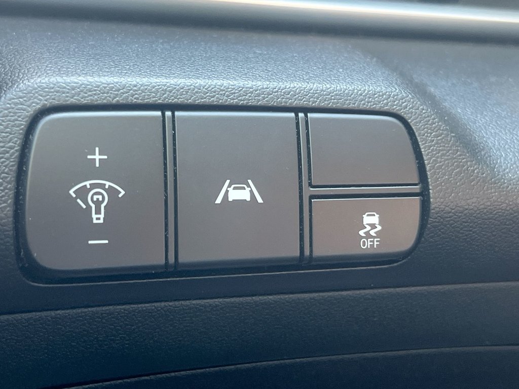 2023 Hyundai Elantra Preferred | Cam | USB | Warranty to 2028 in Saint John, New Brunswick - 22 - w1024h768px