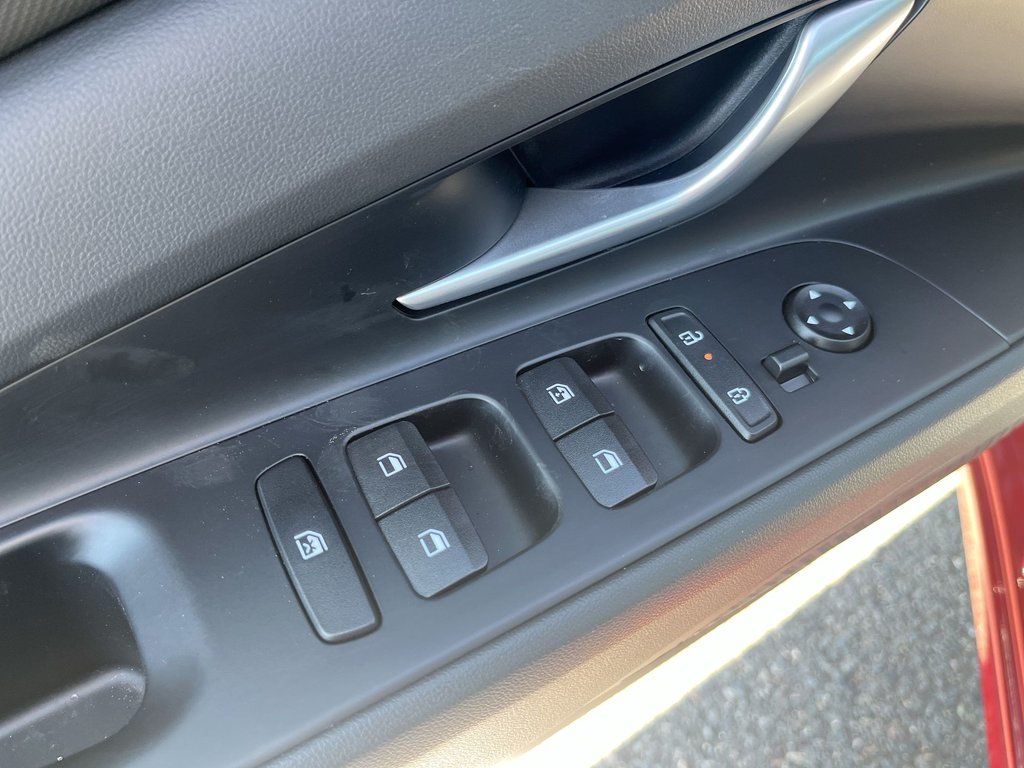 2025 Hyundai Elantra in Antigonish, Nova Scotia - 15 - w1024h768px