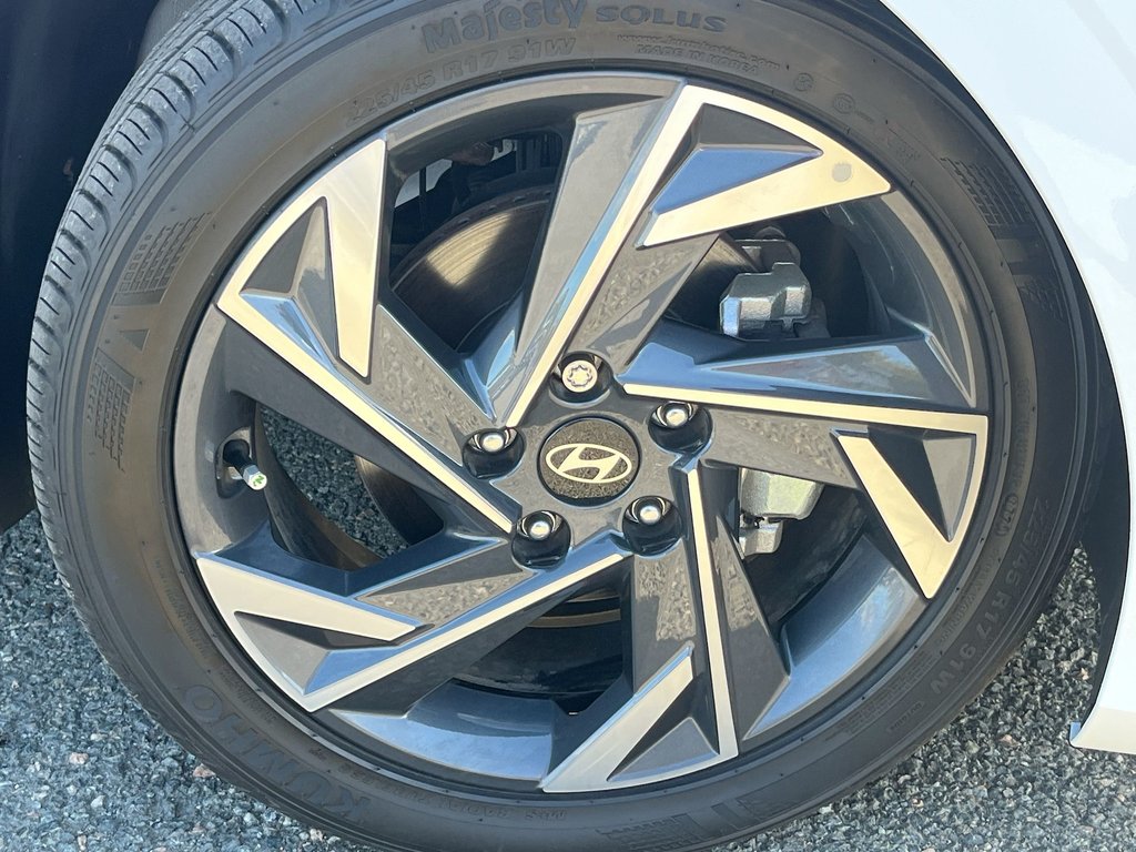2025 Hyundai Elantra Luxury | Leather | Roof | Nav | Warranty to 2031 in Saint John, New Brunswick - 10 - w1024h768px