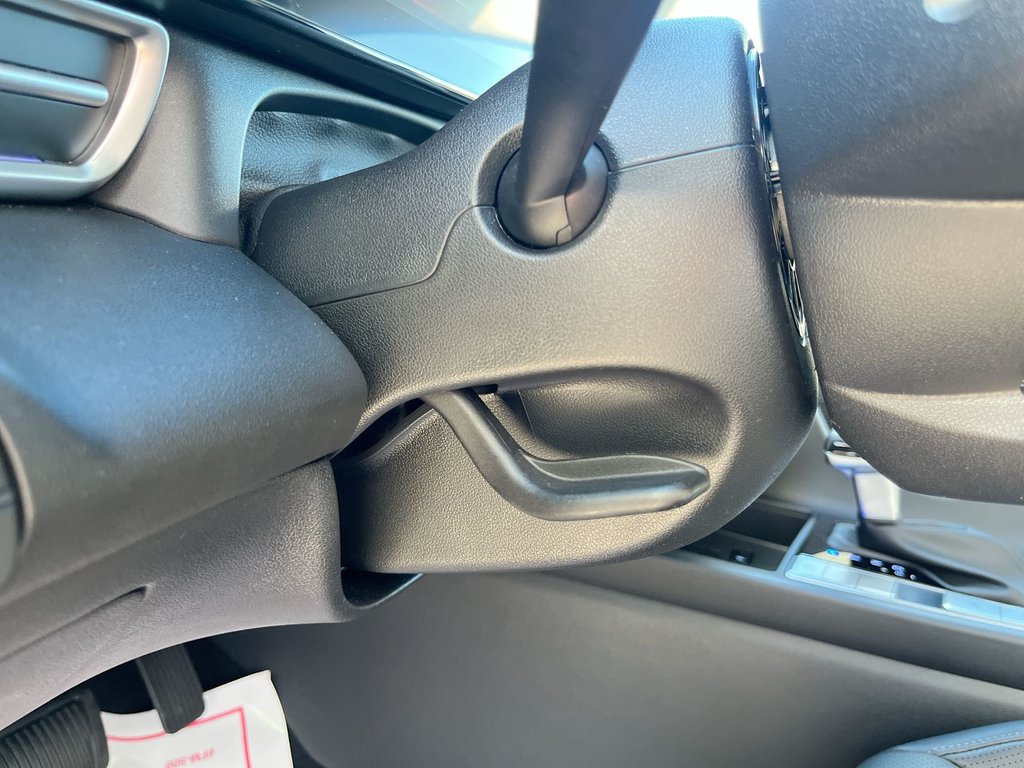 2025 Hyundai Elantra Luxury | Leather | Roof | Nav | Warranty to 2031 in Saint John, New Brunswick - 19 - w1024h768px