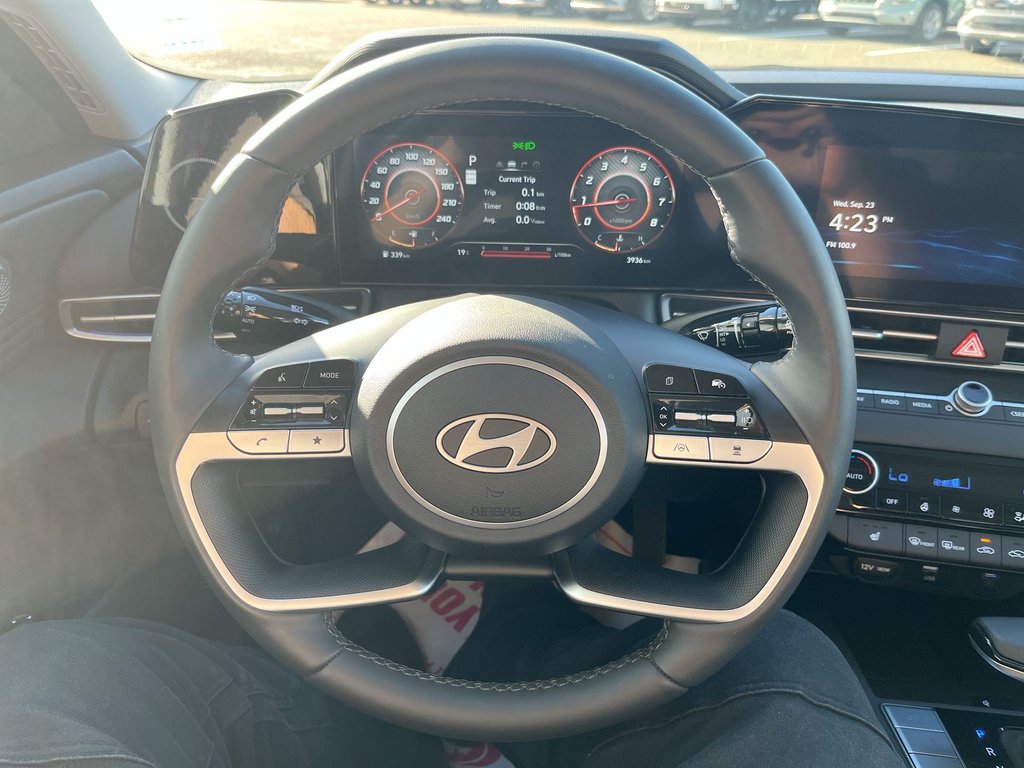 2025 Hyundai Elantra Luxury | Leather | Roof | Nav | Warranty to 2031 in Saint John, New Brunswick - 18 - w1024h768px